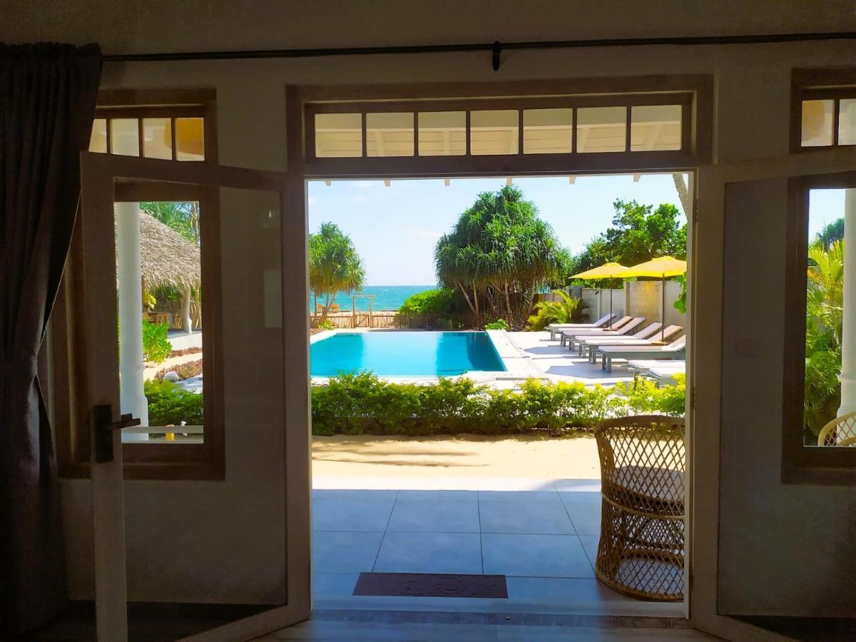 Sleeping Elephant Beach Resort 탕갈레 외부 사진
