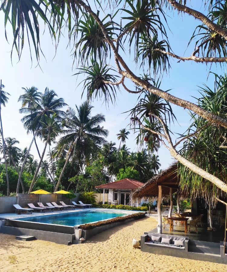 Sleeping Elephant Beach Resort 탕갈레 외부 사진