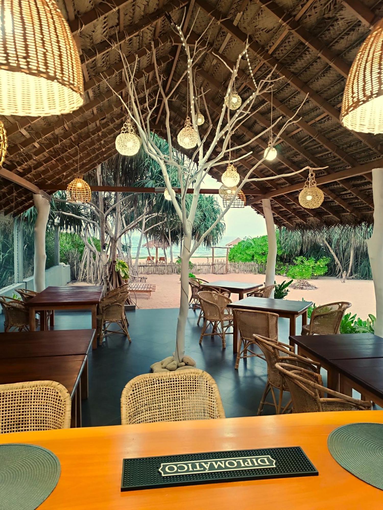 Sleeping Elephant Beach Resort 탕갈레 외부 사진