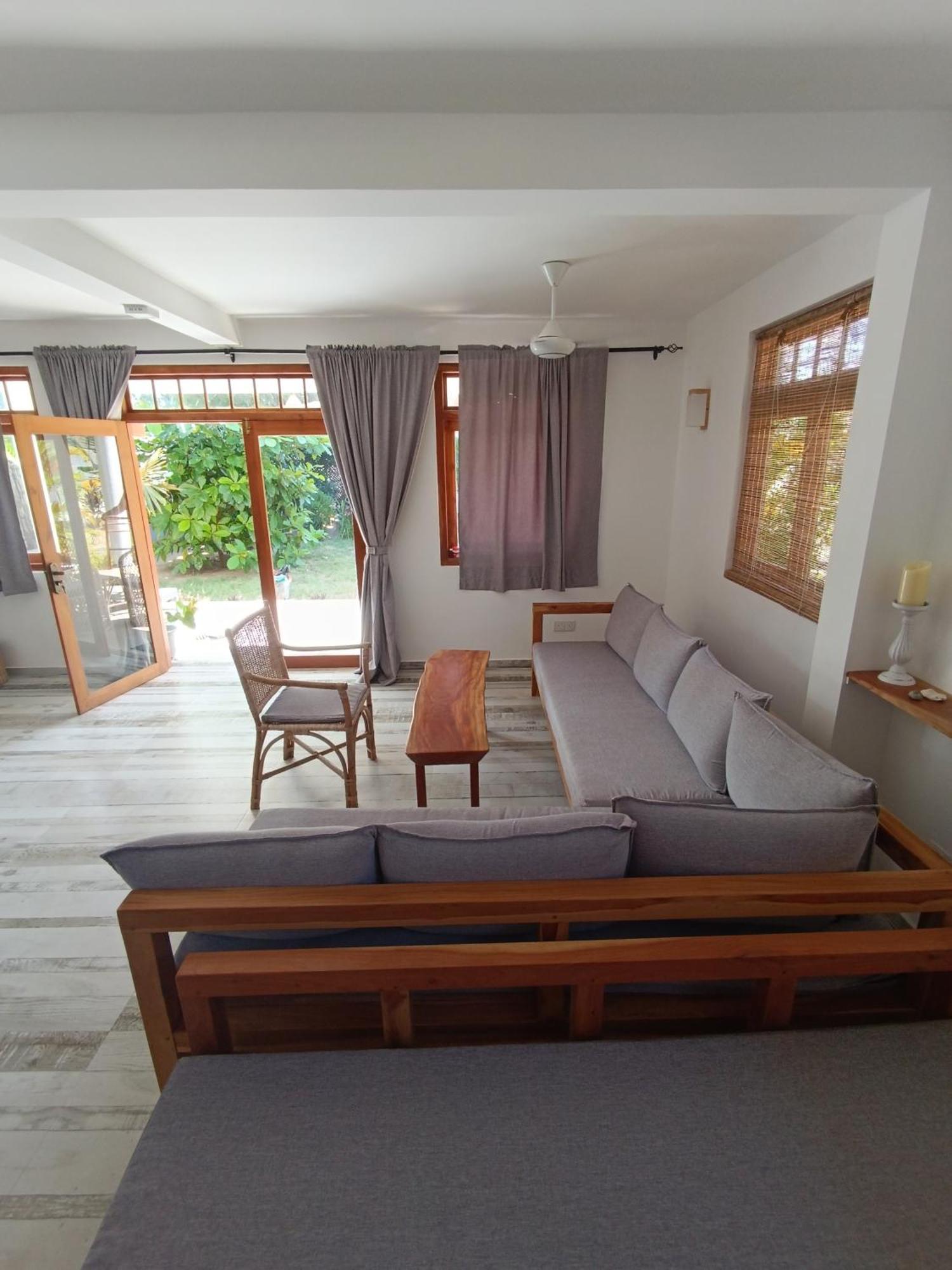 Sleeping Elephant Beach Resort 탕갈레 외부 사진