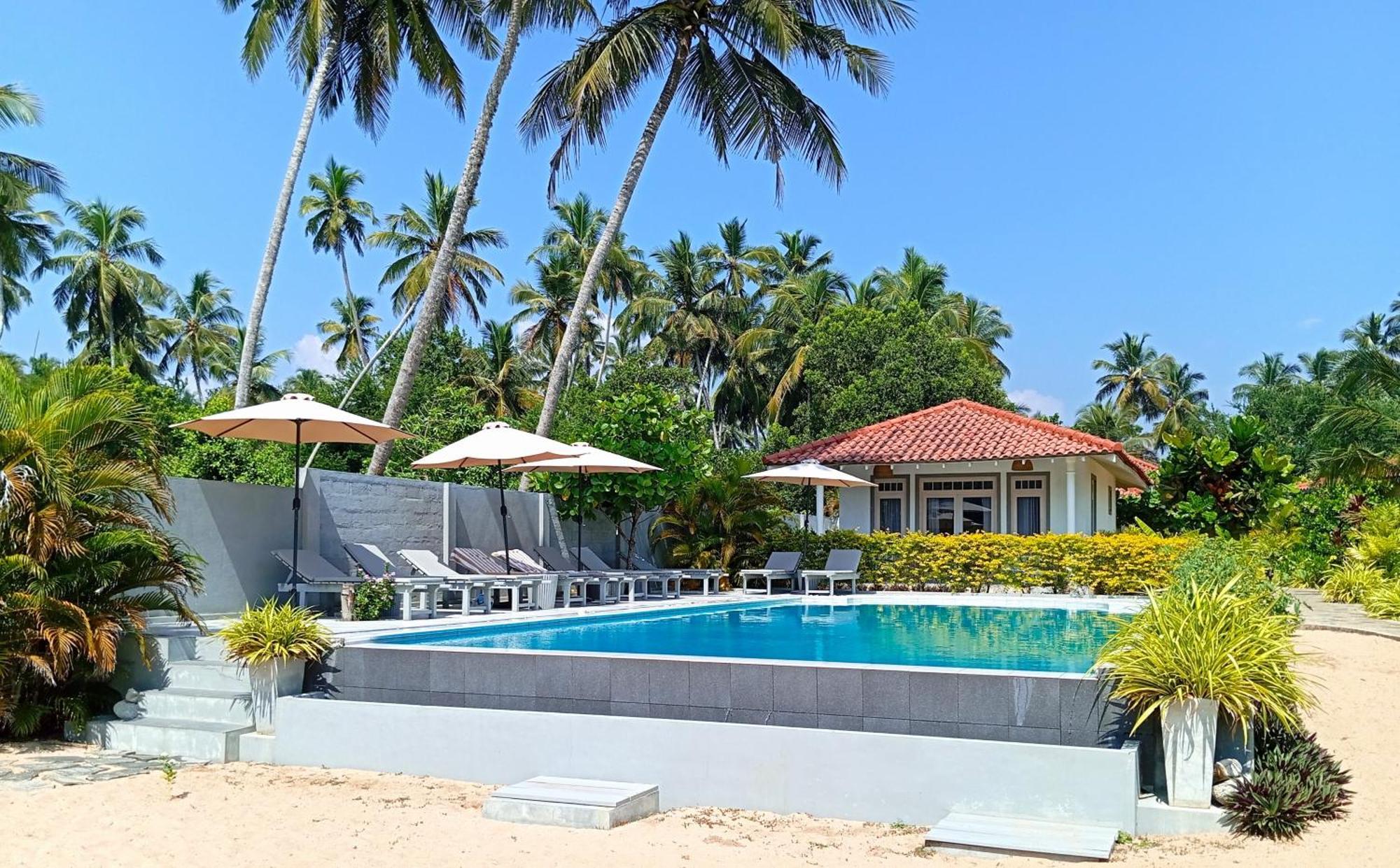 Sleeping Elephant Beach Resort 탕갈레 외부 사진