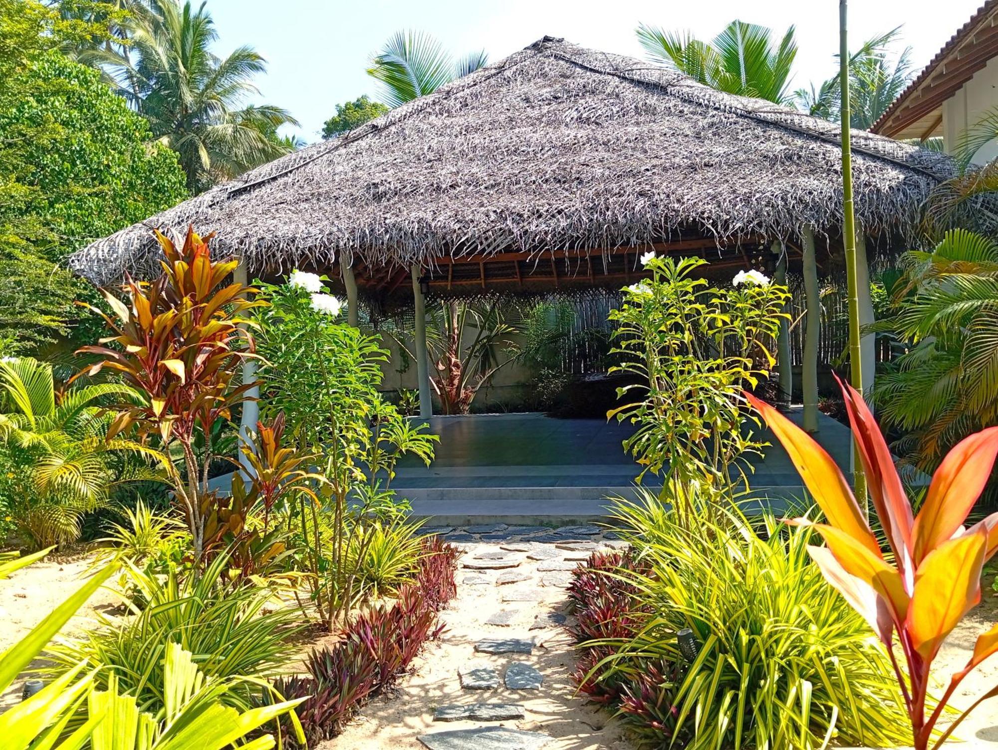 Sleeping Elephant Beach Resort 탕갈레 외부 사진